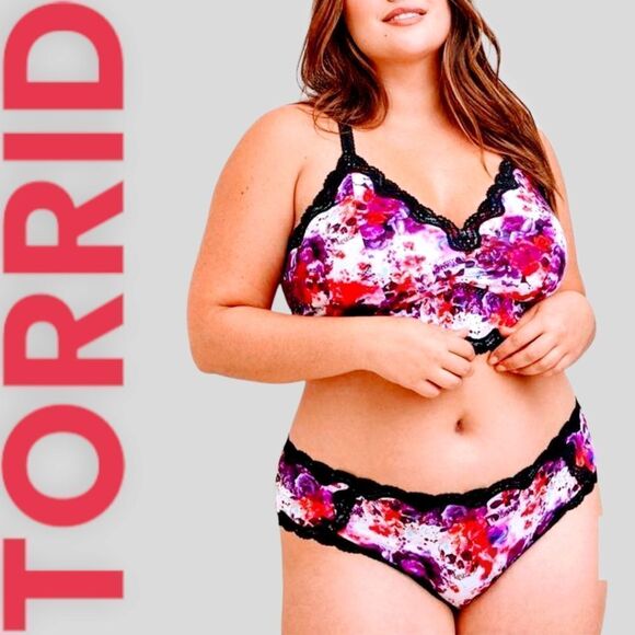 TORRID Retro Chic Plus Size Bralette with Skulls & roses & matching panties Set. - Picture 5 of 13